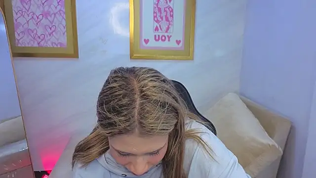 Evy Luxx v online show from April 2026 07:45:01 AM