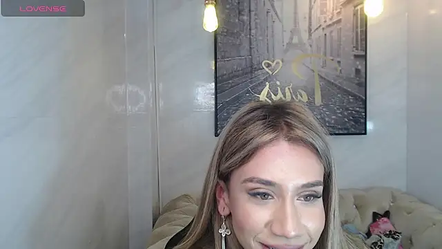 Evy Luxx v online show from May 2026 03:23:01 AM