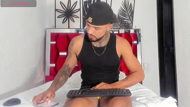 Jacob 77  online show from December 2025 07:40:02 PM