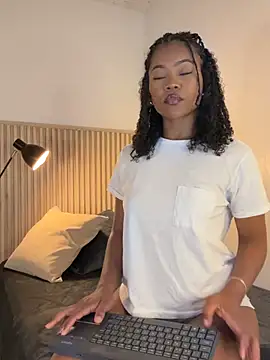 vanestraus online show from February 2026 08:48:02 PM