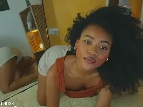 vanestraus online show from November 2025 09:08:01 PM