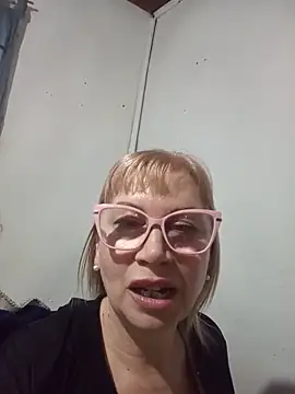 Snapshot of SexyMilf1211 chatting on June 2026 01:05:02 PM SexyMilf1211 online show from June 2026 01:05:02 PM