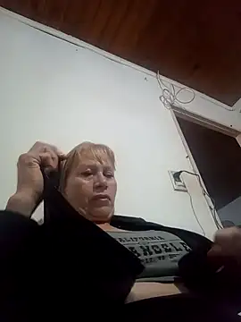 Snapshot of SexyMilf1211 chatting on May 2026 10:51:02 AM SexyMilf1211 online show from May 2026 10:51:02 AM