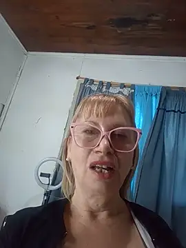 Snapshot of SexyMilf1211 chatting on June 2026 11:32:02 AM SexyMilf1211 online show from June 2026 11:32:02 AM