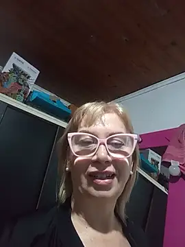 Snapshot of SexyMilf1211 chatting on June 2026 02:38:01 PM SexyMilf1211 online show from June 2026 02:38:01 PM