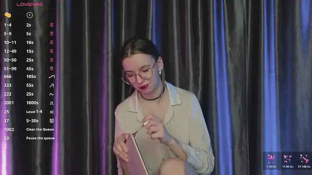 RochelCozzi online show from December 2025 04:08:01 PM