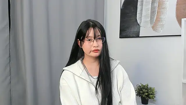 KelliPetric online show from November 2025 02:43:02 PM