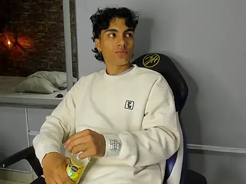 Snapshot of MattFiore chatting on January 2026 06:23:02 PM MattFiore online show from January 2026 06:23:02 PM