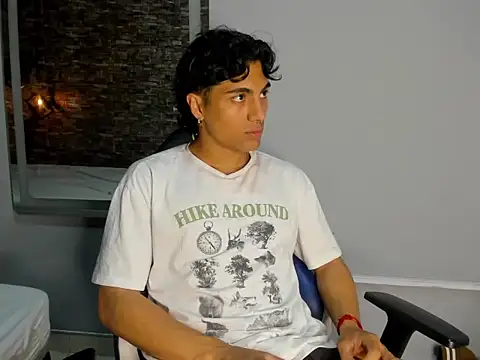 Snapshot of MattFiore chatting on January 2026 06:33:01 PM MattFiore online show from January 2026 06:33:01 PM