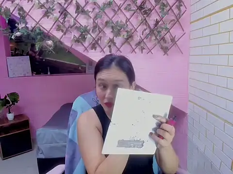 maurakloss303av online show from December 2025 08:20:01 PM