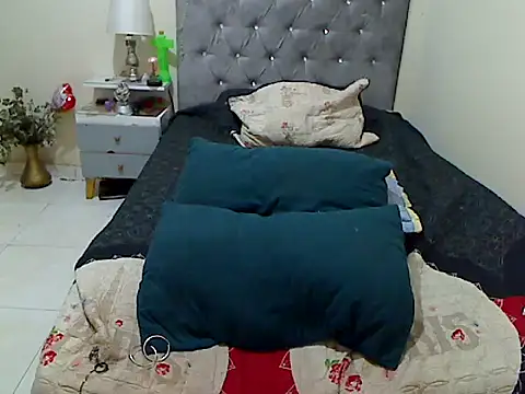 KATALINAHOT2025 online show from May 2026 10:32:01 AM