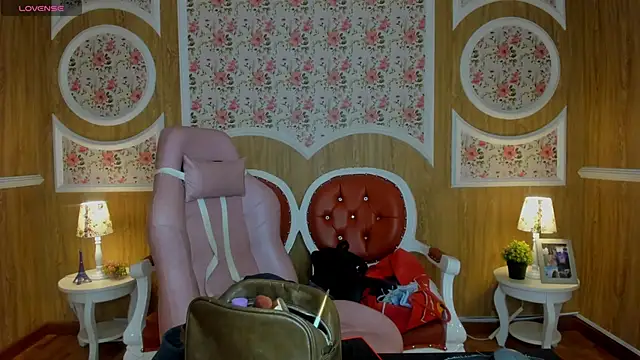 Midnight Bluee online show from December 2025 08:02:02 PM