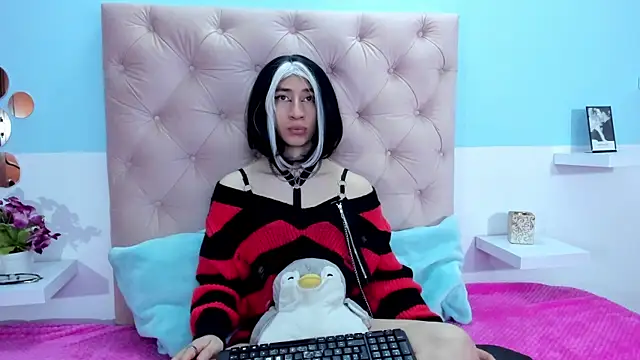 Snapshot of Charlothe_7 chatting on December 2025 04:08:01 AM Charlothe 7 online show from December 2025 04:08:01 AM