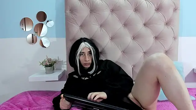 Snapshot of Charlothe_7 chatting on December 2025 04:23:02 AM Charlothe 7 online show from December 2025 04:23:02 AM