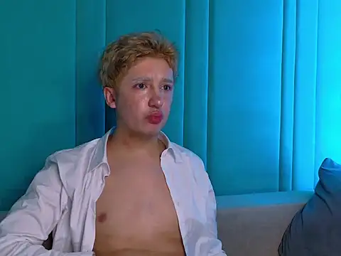 Snapshot of LucasFinister chatting on November 2025 06:23:02 PM LucasFinister online show from November 2025 06:23:02 PM