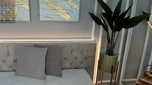 Gia ricci  online show from November 2025 01:32:02 PM