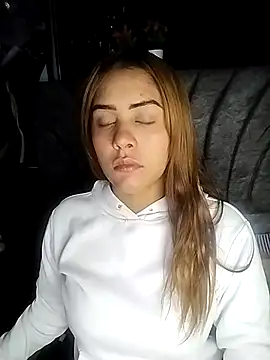 Snapshot of Allisongray-- chatting on November 2025 09:24:02 AM Allisongray-- online show from November 2025 09:24:02 AM