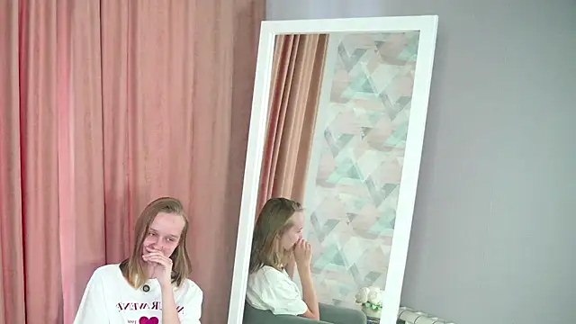 MozellaHorth online show from November 2025 03:51:02 AM