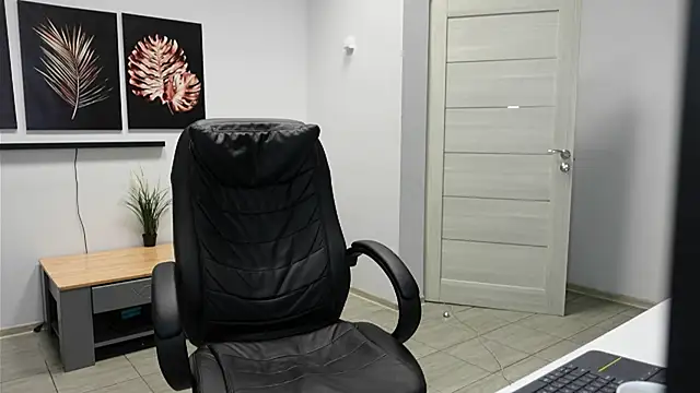 Charles Dreams online show from February 2026 06:41:02 PM