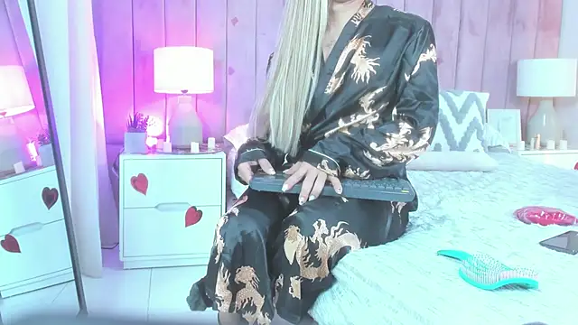 Valentino moretti online show from February 2026 12:18:01 PM