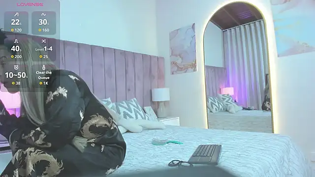 Snapshot of Valentino_moretti chatting on March 2026 11:39:02 AM Valentino moretti online show from March 2026 11:39:02 AM