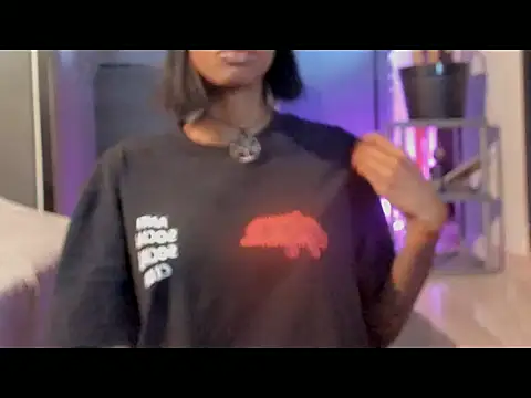 aprille15 online show from May 2026 10:11:02 PM