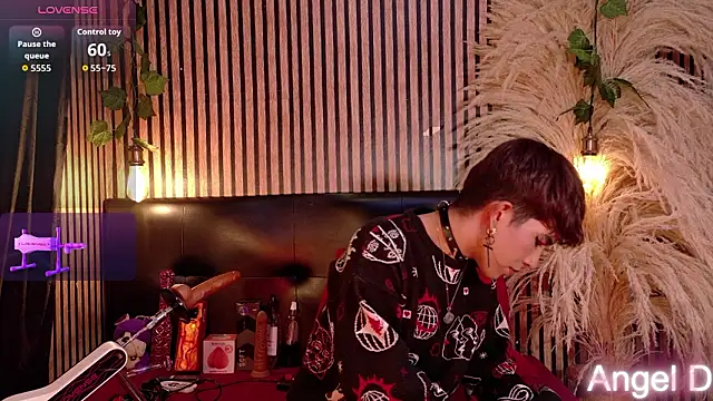 Angeldust19 online show from March 2026 03:33:01 AM