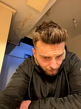 atesturky online show from December 2025 07:02:01 PM