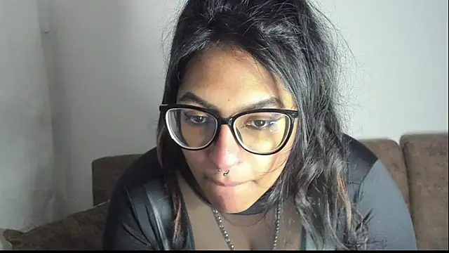 Snapshot of CattleyaSahara chatting on November 2025 01:42:01 AM CattleyaSahara online show from November 2025 01:42:01 AM