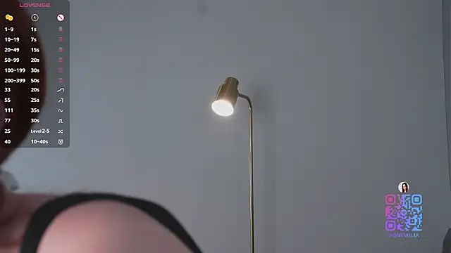 Snapshot of AmelieSeductress chatting on December 2025 01:21:01 PM AmelieSeductress online show from December 2025 01:21:01 PM