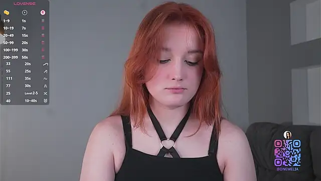 Snapshot of AmelieSeductress chatting on November 2025 02:06:02 PM AmelieSeductress online show from November 2025 02:06:02 PM