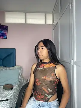 Hopemoretti online show from November 2025 06:52:01 PM