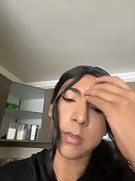 Hopemoretti online show from November 2025 07:06:01 PM