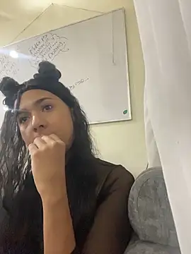 Hopemoretti online show from November 2025 11:49:01 PM