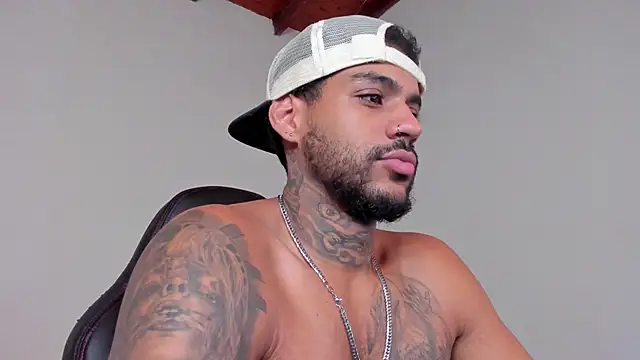 LuigiVitale 1 online show from November 2025 07:20:01 AM