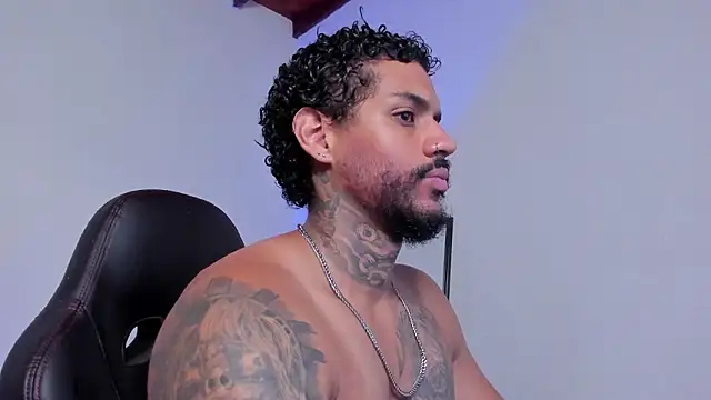 LuigiVitale 1 online show from March 2026 01:06:01 AM