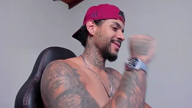 LuigiVitale 1 online show from March 2026 01:11:01 AM