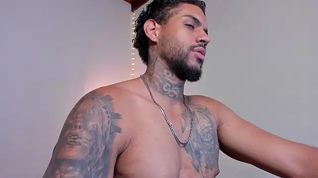 LuigiVitale 1 online show from February 2026 02:01:01 AM