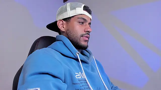 LuigiVitale 1 online show from November 2025 05:51:02 AM