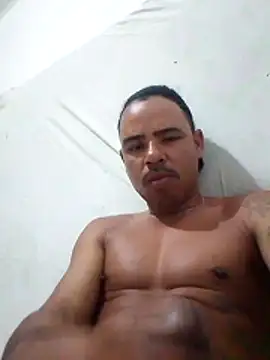 Snapshot of morenoosafado18cm chatting on December 2025 09:47:01 PM morenoosafado18cm online show from December 2025 09:47:01 PM