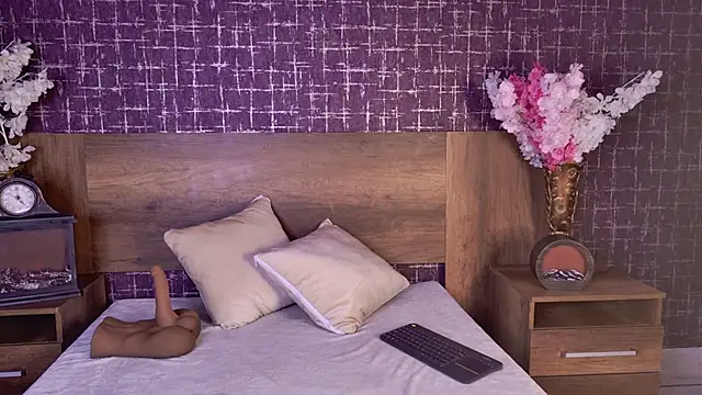 zyrastorm online show from December 2025 04:23:02 PM