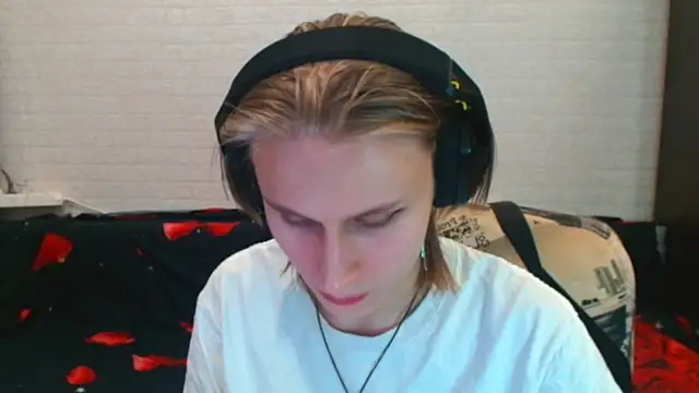 VerucaHalston online show from November 2025 01:34:02 PM