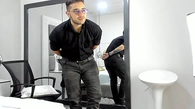 Ethan Greys online show from November 2025 04:02:01 AM