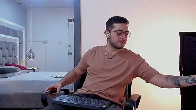 Ethan Greys online show from December 2025 03:50:01 AM