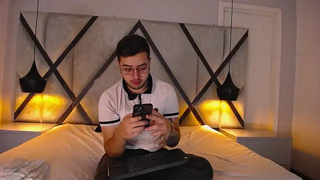 Ethan Greys online show from December 2025 11:51:02 PM