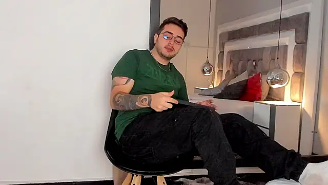 Ethan Greys online show from November 2025 03:40:02 AM