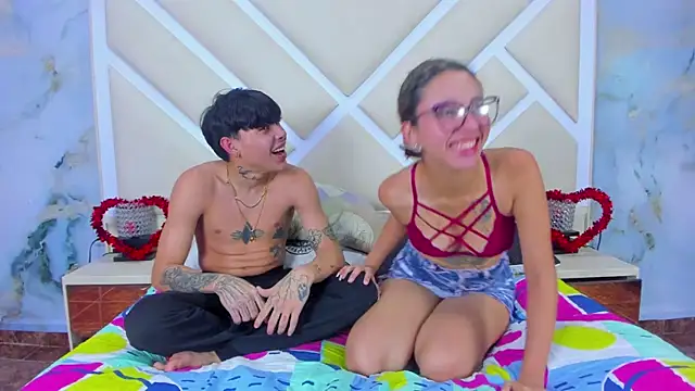 Snapshot of LoveBoundDuo chatting on November 2025 06:39:02 AM LoveBoundDuo online show from November 2025 06:39:02 AM