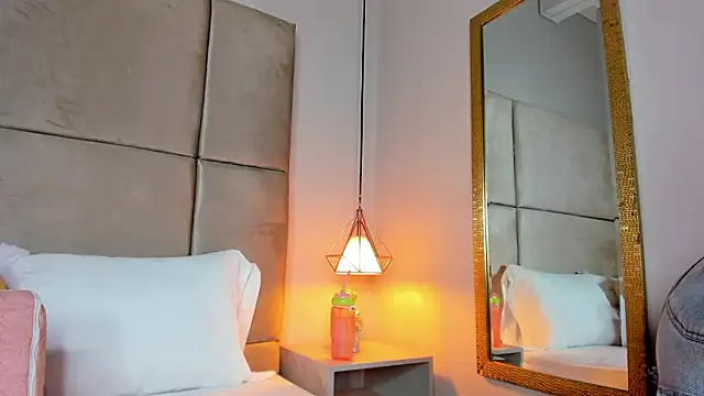 angelaG1 online show from January 2026 07:50:01 PM