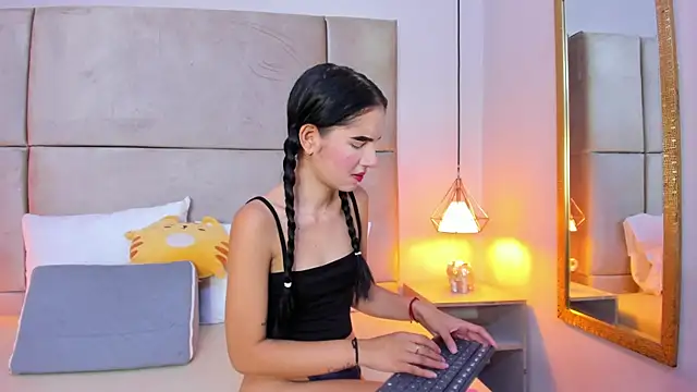 angelaG1 online show from December 2025 08:30:01 PM