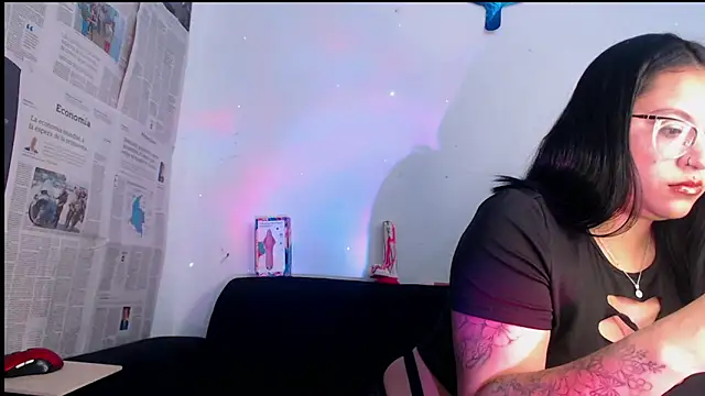 Snapshot of Janna_Dolce chatting on December 2025 01:10:02 PM Janna Dolce online show from December 2025 01:10:02 PM